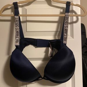 38-D Victoria’s Secret Bombshell Add-2-Cups Plunge Push-up Bra